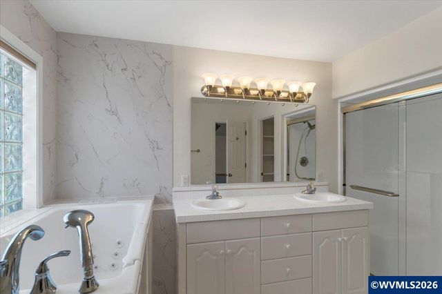 1764 Whitney Dr NW, Salem, OR 97304