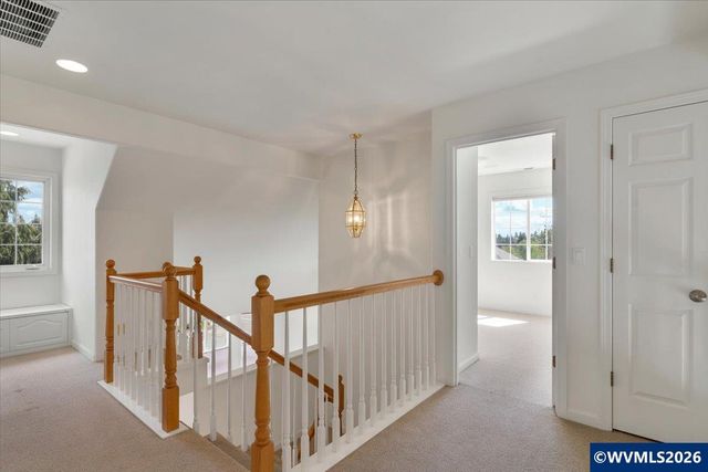 1764 Whitney Dr NW, Salem, OR 97304