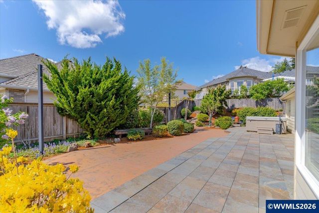 1764 Whitney Dr NW, Salem, OR 97304