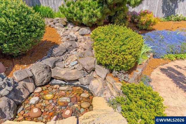 1764 Whitney Dr NW, Salem, OR 97304