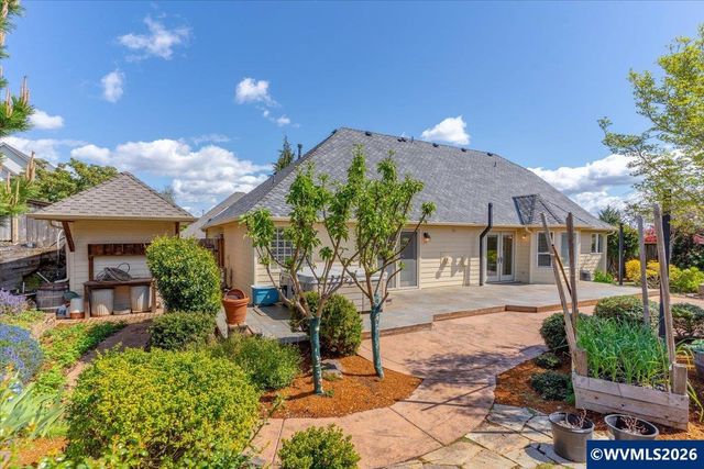 1764 Whitney Dr NW, Salem, OR 97304