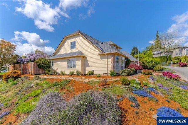 1764 Whitney Dr NW, Salem, OR 97304