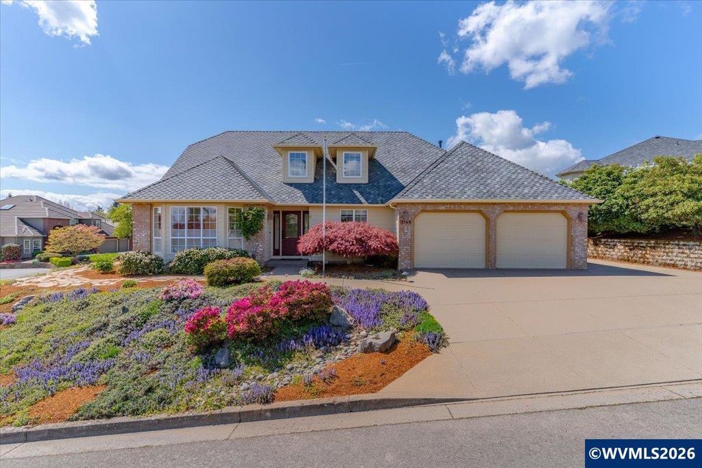 1764 Whitney Dr NW, Salem, OR 97304