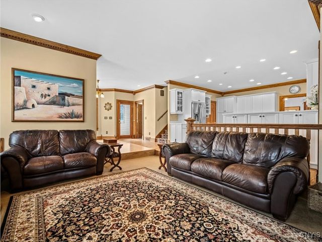 4318 Hawthorne Drive, Vernon, NY 13476