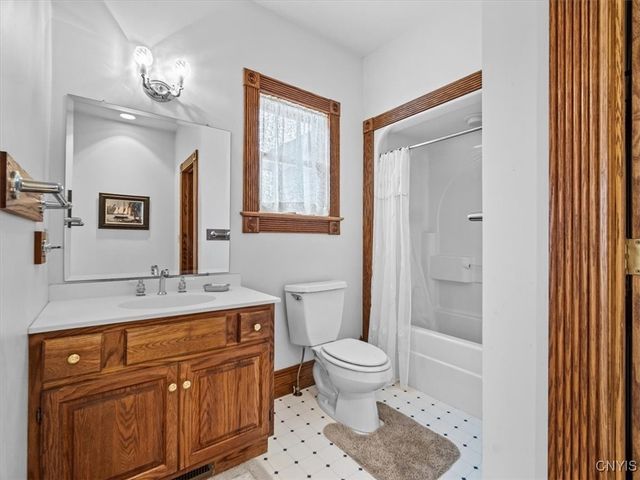 4318 Hawthorne Drive, Vernon, NY 13476