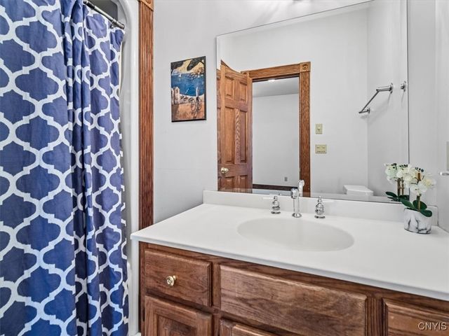 4318 Hawthorne Drive, Vernon, NY 13476