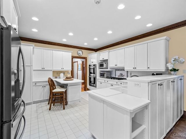 4318 Hawthorne Drive, Vernon, NY 13476