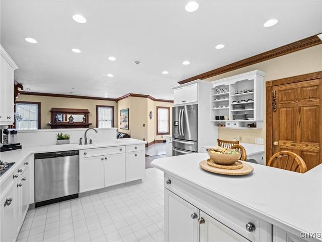 4318 Hawthorne Drive, Vernon, NY 13476