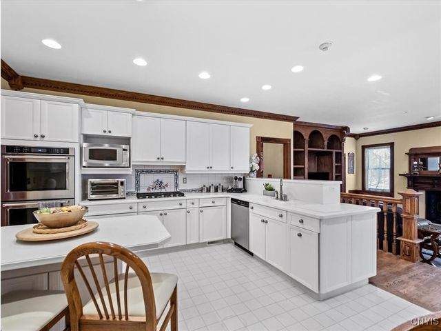 4318 Hawthorne Drive, Vernon, NY 13476