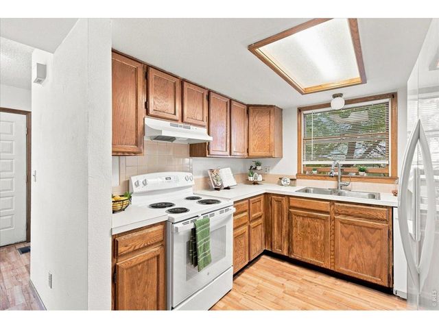 228 E 42nd St, Loveland, CO 80538