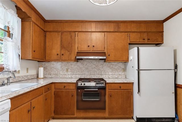 136 Princess Margaret DR, Newport News, VA 23602