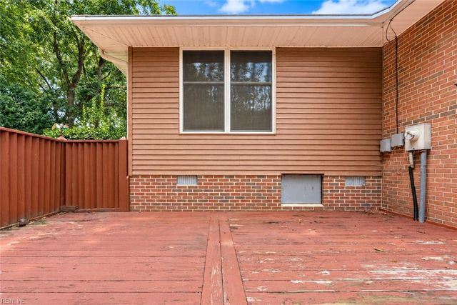 136 Princess Margaret DR, Newport News, VA 23602