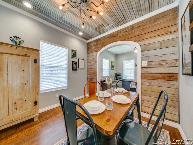 1402 WYOMING ST, San Antonio, TX 78203