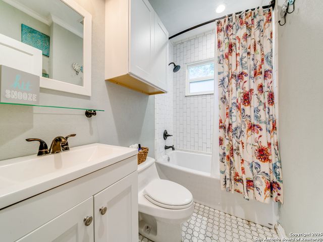 1402 WYOMING ST, San Antonio, TX 78203