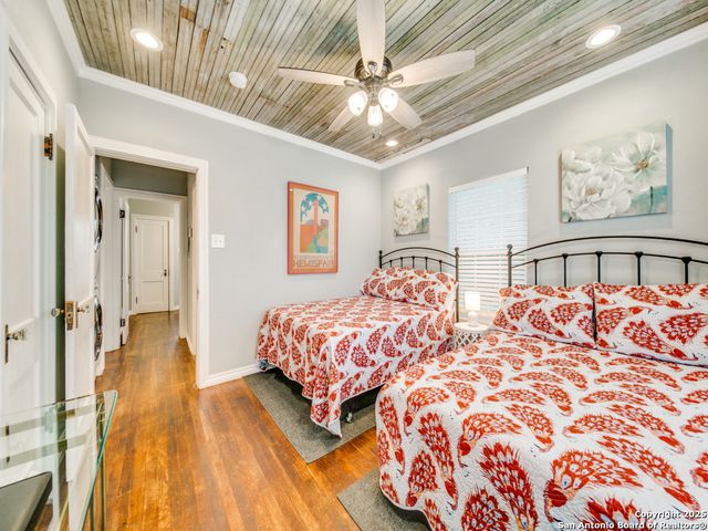 1402 WYOMING ST, San Antonio, TX 78203