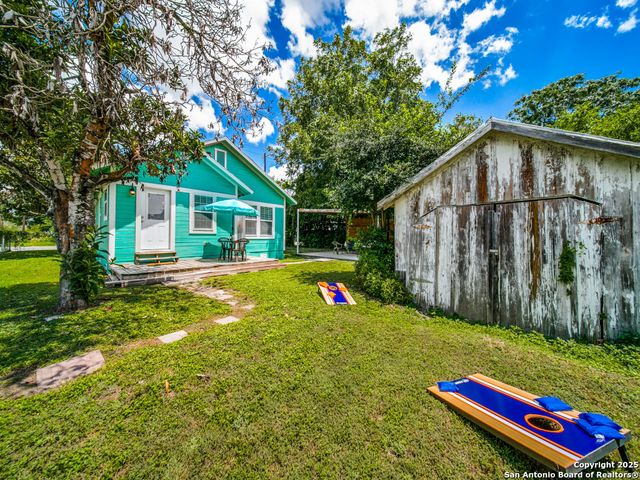1402 WYOMING ST, San Antonio, TX 78203