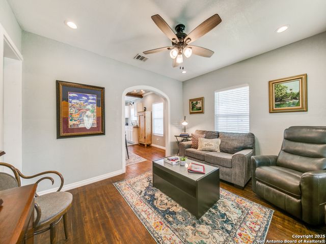 1402 WYOMING ST, San Antonio, TX 78203
