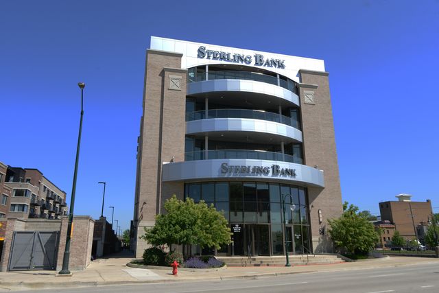 10 Illinois Street 5A, St. Charles, IL 60174