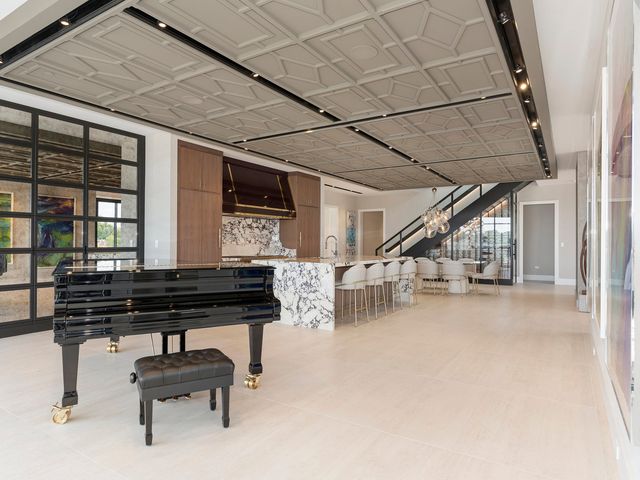 10 Illinois Street 5A, St. Charles, IL 60174