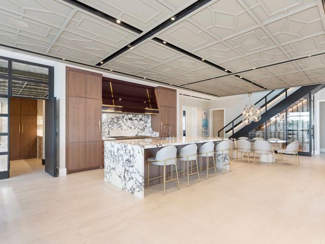 10 Illinois Street 5A, St. Charles, IL 60174