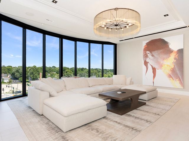 10 Illinois Street 5A, St. Charles, IL 60174