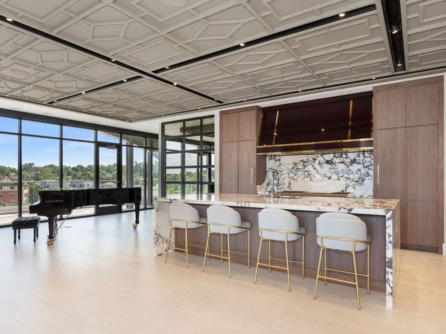 10 Illinois Street 5A, St. Charles, IL 60174