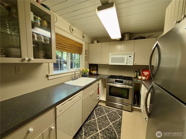 111 N Mount Church Drive, Hoodsport, WA 98548