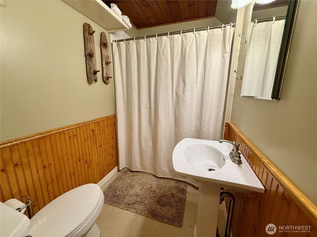111 N Mount Church Drive, Hoodsport, WA 98548