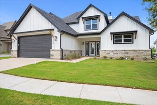 304 Heather Run, Woodway, TX 76712