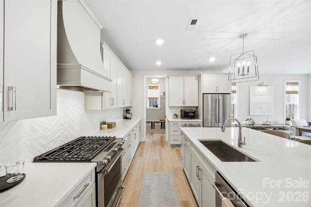 2723 Ritz Lane, Matthews, NC 28105