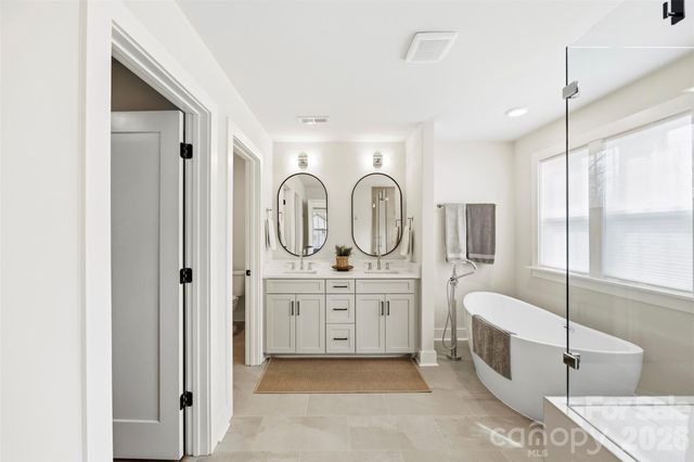 2723 Ritz Lane, Matthews, NC 28105