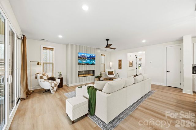 2723 Ritz Lane, Matthews, NC 28105