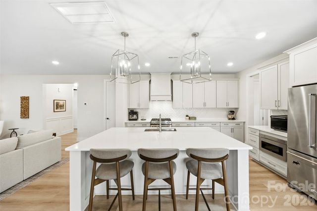 2723 Ritz Lane, Matthews, NC 28105