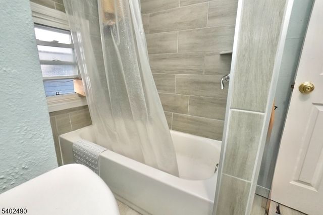 81 Berkeley Ave, Bloomfield Twp., NJ 07003