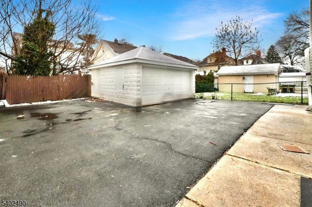 81 Berkeley Ave, Bloomfield Twp., NJ 07003
