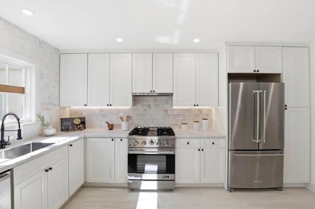 32 Beverly Drive, San Carlos, CA 94070