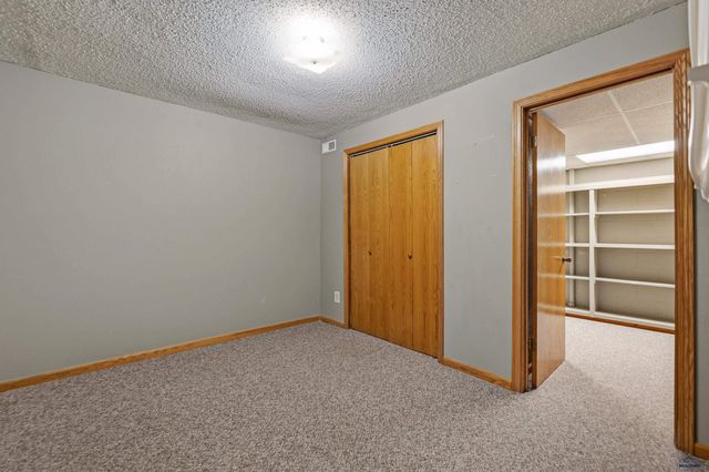 3005 SUNNY HILL CIR, Rapid City, SD 57702