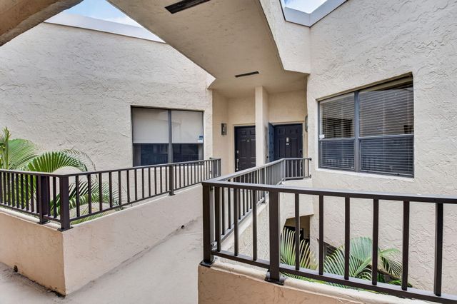 7460 La Paz Boulevard 306, Boca Raton, FL 33433