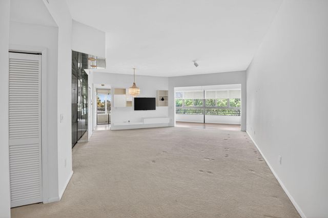 7460 La Paz Boulevard 306, Boca Raton, FL 33433