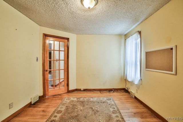 32 Lorraine Avenue, Buffalo, NY 14220