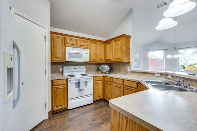 661 Mistymoor Lane, Fort Worth, TX 76052