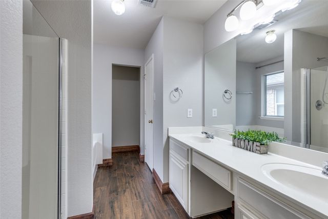 661 Mistymoor Lane, Fort Worth, TX 76052