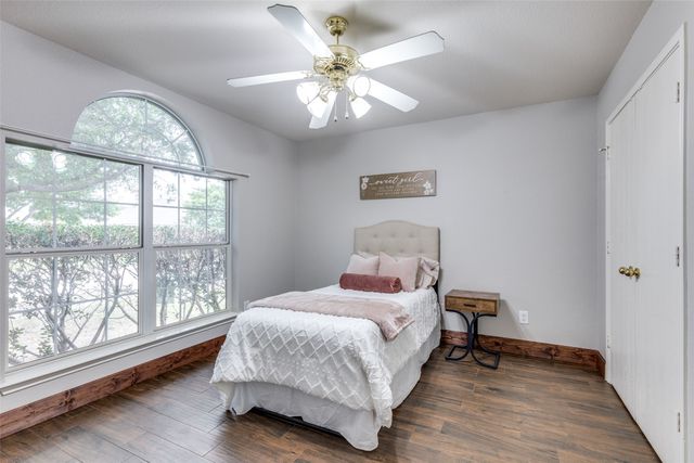 661 Mistymoor Lane, Fort Worth, TX 76052