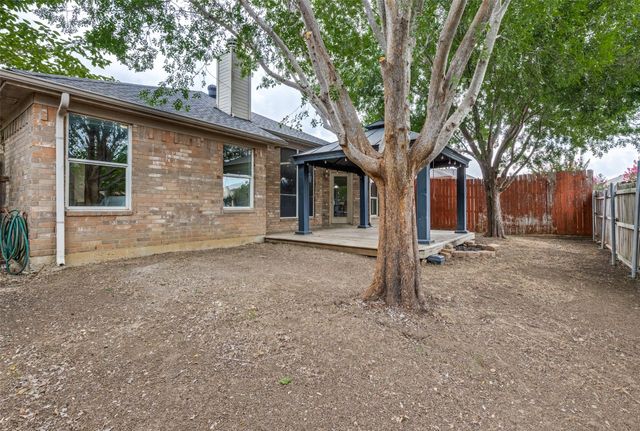 661 Mistymoor Lane, Fort Worth, TX 76052