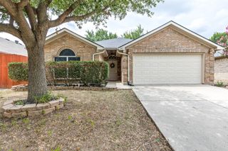 661 Mistymoor Lane, Fort Worth, TX 76052