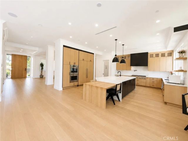 5100 Libbit, Encino, CA 91436