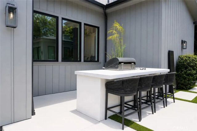 5100 Libbit, Encino, CA 91436