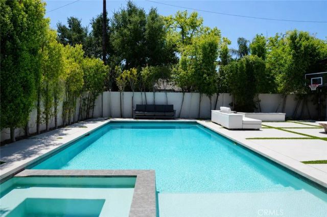 5100 Libbit, Encino, CA 91436