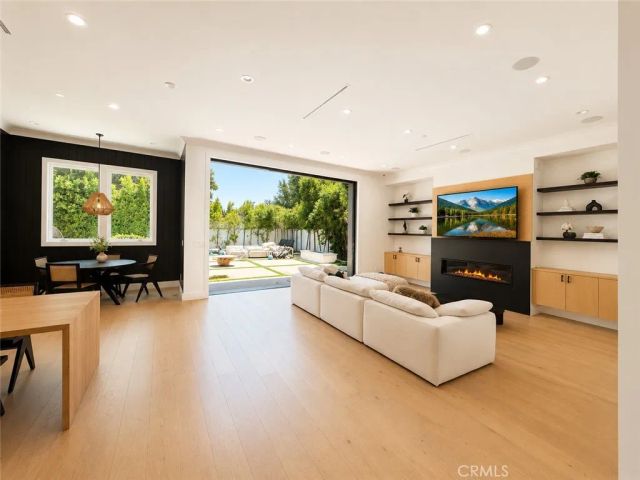 5100 Libbit, Encino, CA 91436