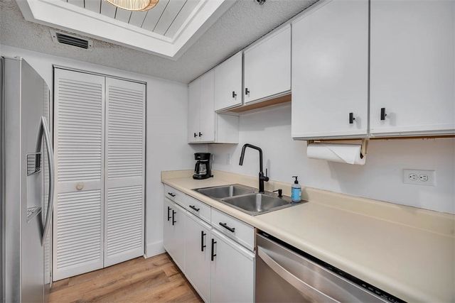 1440 Ocean Blvd 437, St Simons Island, GA 31522